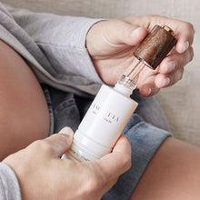 Load image into Gallery viewer, Amareta provides safe pregnancy skin care line made with plant based ingredients. No harsh chemicals. Amareta Belly Oil prevents stretch marks.